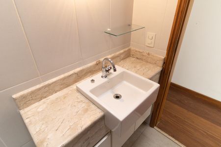 Casa à venda com 224m², 3 quartos e 6 vagasLavabo