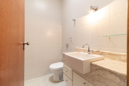 Casa à venda com 224m², 3 quartos e 6 vagasLavabo