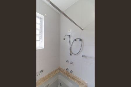 Casa à venda com 224m², 3 quartos e 6 vagasBanheiro Social 