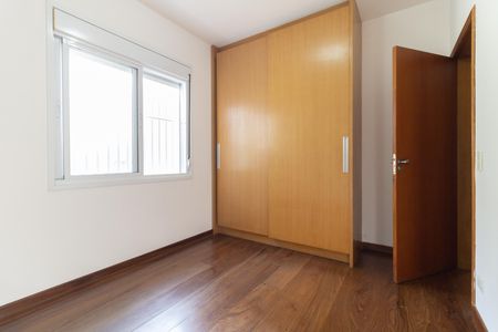 Casa à venda com 224m², 3 quartos e 6 vagasQuarto 2