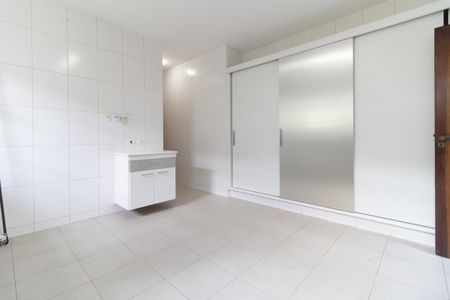 Casa à venda com 224m², 3 quartos e 6 vagasCozinha 