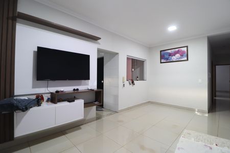 Sala de casa para alugar com 2 quartos, 110m² em Novo Mundo, Uberlândia