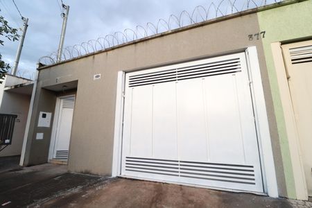 Casa para alugar com 110m², 2 quartos e 2 vagasFachada