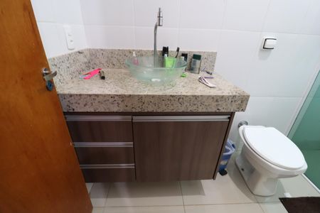 Casa para alugar com 110m², 2 quartos e 2 vagasBanheiro do Quarto 2