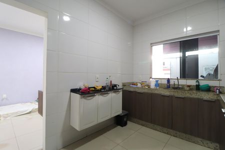 Casa para alugar com 110m², 2 quartos e 2 vagasCozinha