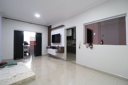 Sala de casa para alugar com 2 quartos, 110m² em Novo Mundo, Uberlândia