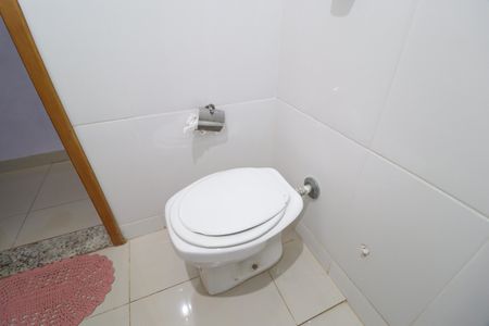 Banheiro Social de casa para alugar com 2 quartos, 110m² em Novo Mundo, Uberlândia