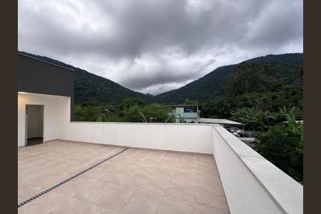 Casa de condomínio à venda com 410m², 4 quartos e 2 vagasTerraço