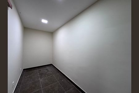 Casa de condomínio à venda com 410m², 4 quartos e 2 vagasSuíte 3 - Closet