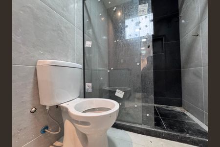 Casa de condomínio à venda com 410m², 4 quartos e 2 vagasSuíte 1 - Banheiro