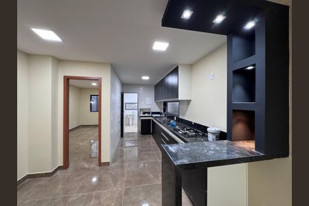 Casa de condomínio à venda com 410m², 4 quartos e 2 vagasCozinha