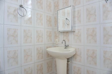 Casa para alugar com 70m², 3 quartos e sem vaga Casa para alugar com 70m², 3 quartos e sem vagaBanheiro