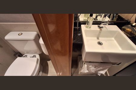 Apartamento à venda com 204m², 4 quartos e 3 vagas Apartamento à venda com 204m², 4 quartos e 3 vagasLavabo