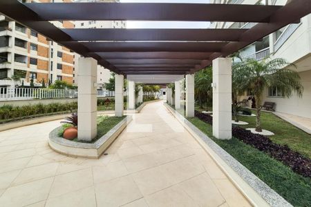 Apartamento à venda com 204m², 4 quartos e 3 vagas Apartamento à venda com 204m², 4 quartos e 3 vagasÁrea Comum