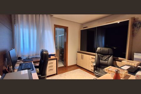 Apartamento à venda com 204m², 4 quartos e 3 vagas Apartamento à venda com 204m², 4 quartos e 3 vagasSuíte 3