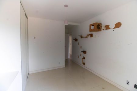 Casa de condomínio à venda com 182m², 4 quartos e 2 vagasSuíte 2