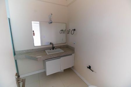 Casa de condomínio à venda com 182m², 4 quartos e 2 vagasBanheiro da Suíte 1