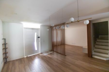 Sala de casa de condomínio à venda com 4 quartos, 182m² em Serra Grande, Niterói