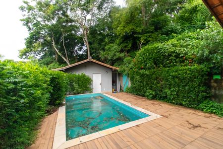 Casa de condomínio à venda com 182m², 4 quartos e 2 vagasÁrea externa