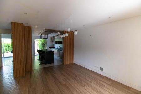 Casa de condomínio à venda com 182m², 4 quartos e 2 vagasSala