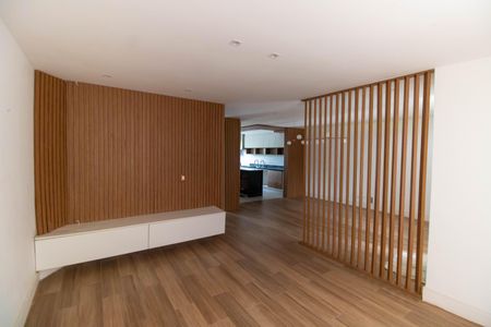 Sala de casa de condomínio à venda com 4 quartos, 182m² em Serra Grande, Niterói