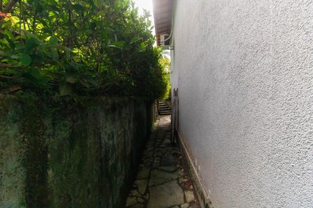 Casa de condomínio à venda com 182m², 4 quartos e 2 vagasÁrea externa