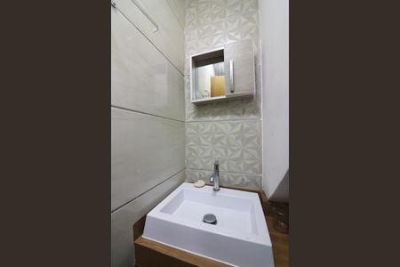 Casa à venda com 118m², 3 quartos e 2 vagasBanheiro Social