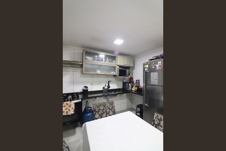 Casa à venda com 118m², 3 quartos e 2 vagasCozinha 