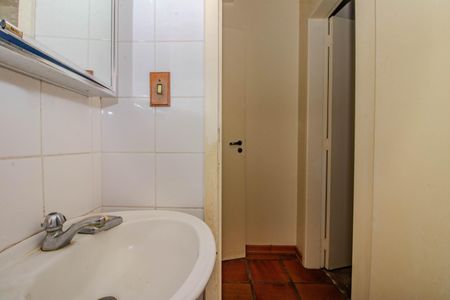 Casa de condomínio à venda com 398m², 3 quartos e 4 vagasBanheiro Auxiliar