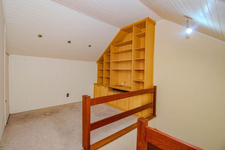 Casa de condomínio à venda com 398m², 3 quartos e 4 vagasSótão