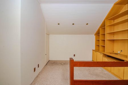 Casa de condomínio à venda com 398m², 3 quartos e 4 vagasSótão