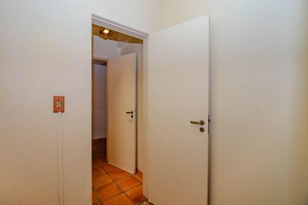 Casa de condomínio à venda com 398m², 3 quartos e 4 vagasDepósito