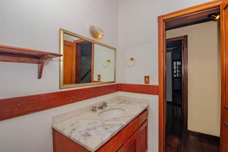 Casa de condomínio à venda com 398m², 3 quartos e 4 vagasBanheiro Social