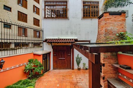 Casa de condomínio à venda com 398m², 3 quartos e 4 vagasPátio