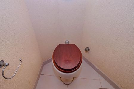 Casa de condomínio à venda com 398m², 3 quartos e 4 vagasLavabo