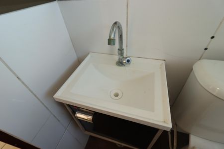 Apartamento para alugar com 54m², 2 quartos e 1 vagaBanheiro - Pia