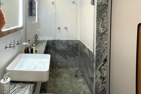 Apartamento à venda com 170m², 4 quartos e 1 vagaBanheiro da Suite 2