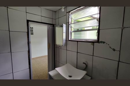 Banheiro de casa para alugar com 1 quarto, 35m² em Jardim Julio de Carvalho, Ferraz de Vasconcelos