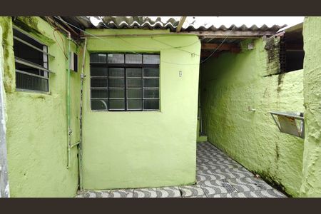 Casa para alugar com 35m², 1 quarto e sem vaga Casa para alugar com 35m², 1 quarto e sem vagaQuintal / Área de serviço