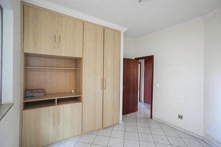 Casa à venda com 375m², 3 quartos e 4 vagas Casa à venda com 375m², 3 quartos e 4 vagasQuarto 1