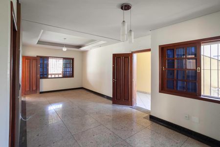 Casa à venda com 375m², 3 quartos e 4 vagas Casa à venda com 375m², 3 quartos e 4 vagasSala 1