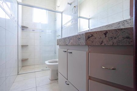 Casa à venda com 375m², 3 quartos e 4 vagas Casa à venda com 375m², 3 quartos e 4 vagasBanheiro social