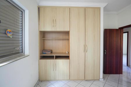 Casa à venda com 375m², 3 quartos e 4 vagas Casa à venda com 375m², 3 quartos e 4 vagasQuarto 1