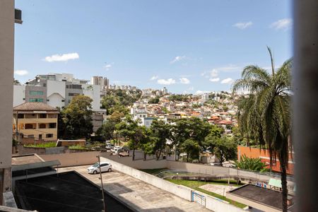 Casa à venda com 375m², 3 quartos e 4 vagas Casa à venda com 375m², 3 quartos e 4 vagasQuarto 1 - Vista