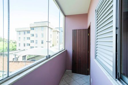 Casa à venda com 375m², 3 quartos e 4 vagas Casa à venda com 375m², 3 quartos e 4 vagasVaranda do quarto 2