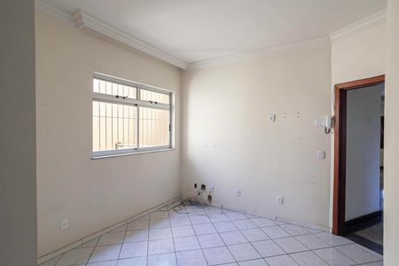 Casa à venda com 375m², 3 quartos e 4 vagas Casa à venda com 375m², 3 quartos e 4 vagasSala 2