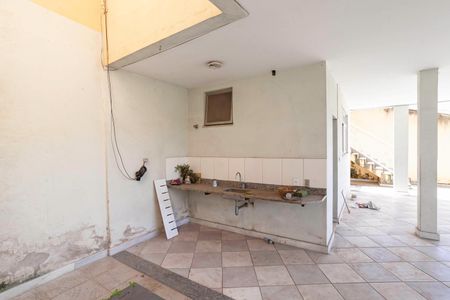 Casa à venda com 375m², 3 quartos e 4 vagas Casa à venda com 375m², 3 quartos e 4 vagasQuintal