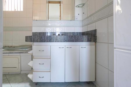 Casa à venda com 375m², 3 quartos e 4 vagas Casa à venda com 375m², 3 quartos e 4 vagasBanheiro da suíte