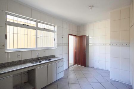 Casa à venda com 375m², 3 quartos e 4 vagas Casa à venda com 375m², 3 quartos e 4 vagasCozinha