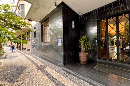 Apartamento à venda com 79m², 1 quarto e sem vaga